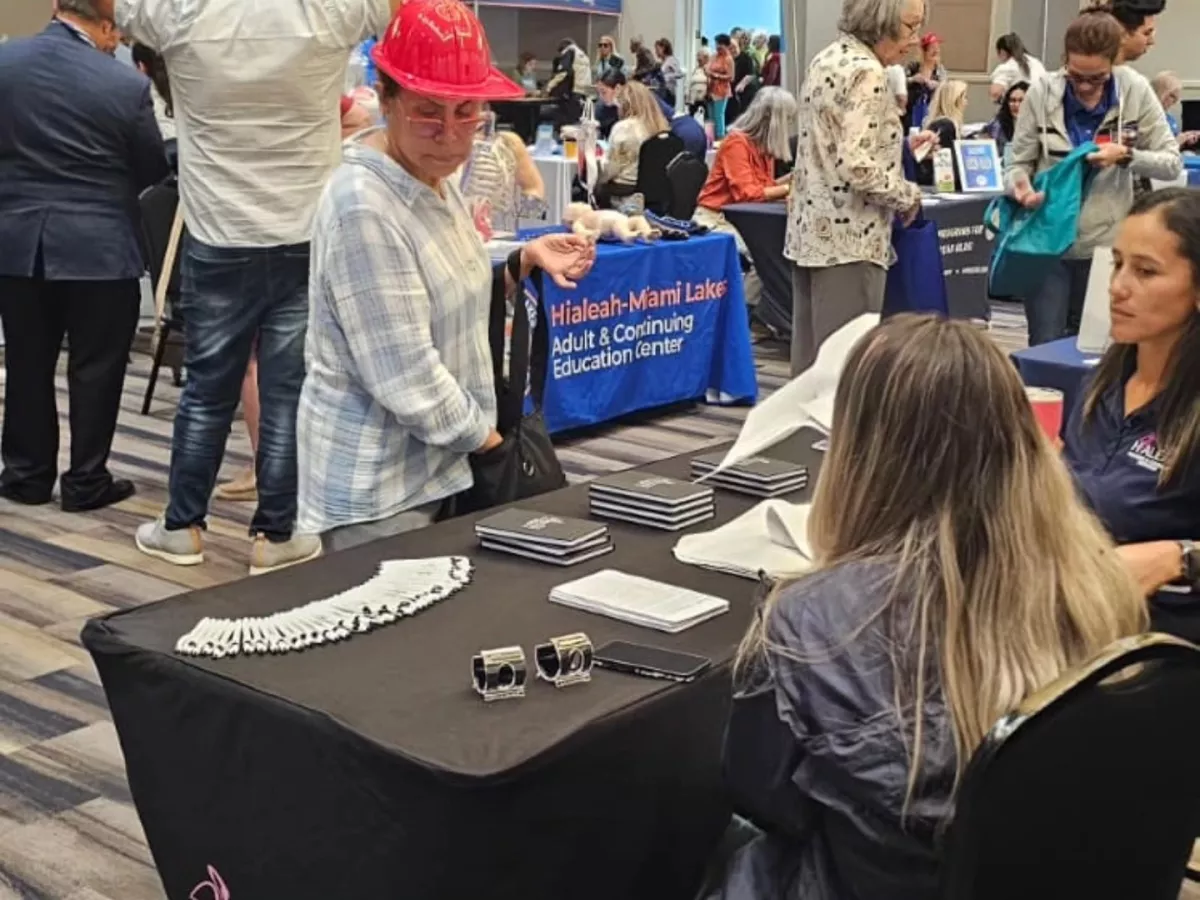 Galeria Fundacion Divanos 25